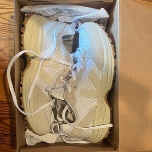 Veja Venturi Alveomesh White Pierre Natural US10 EU41